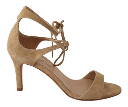 Maria Christina Elegante Ankle Strap Heels aus Wildleder in Beige