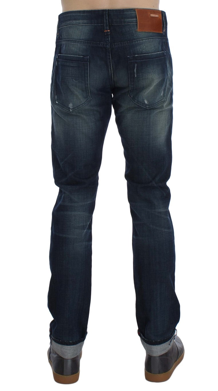 Acht Denim-Jeans mit schmaler Passform