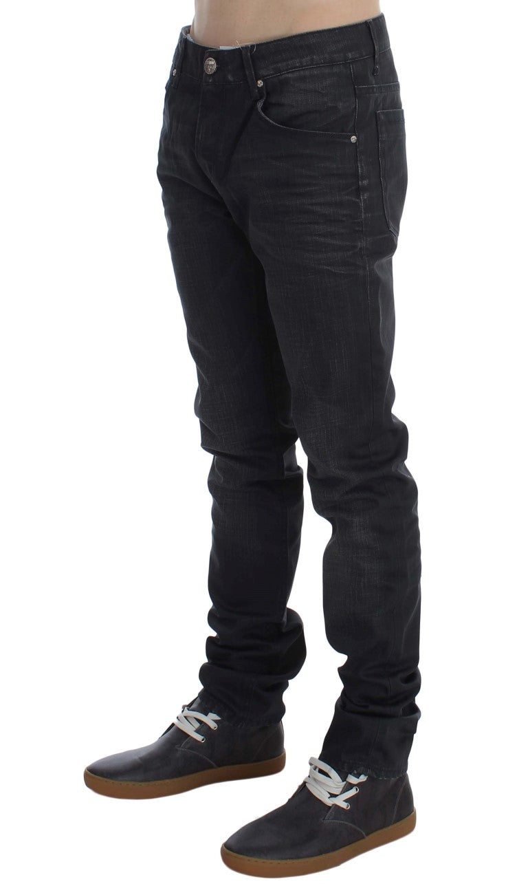 Acht graue Slim Fit italienische Herrenjeans